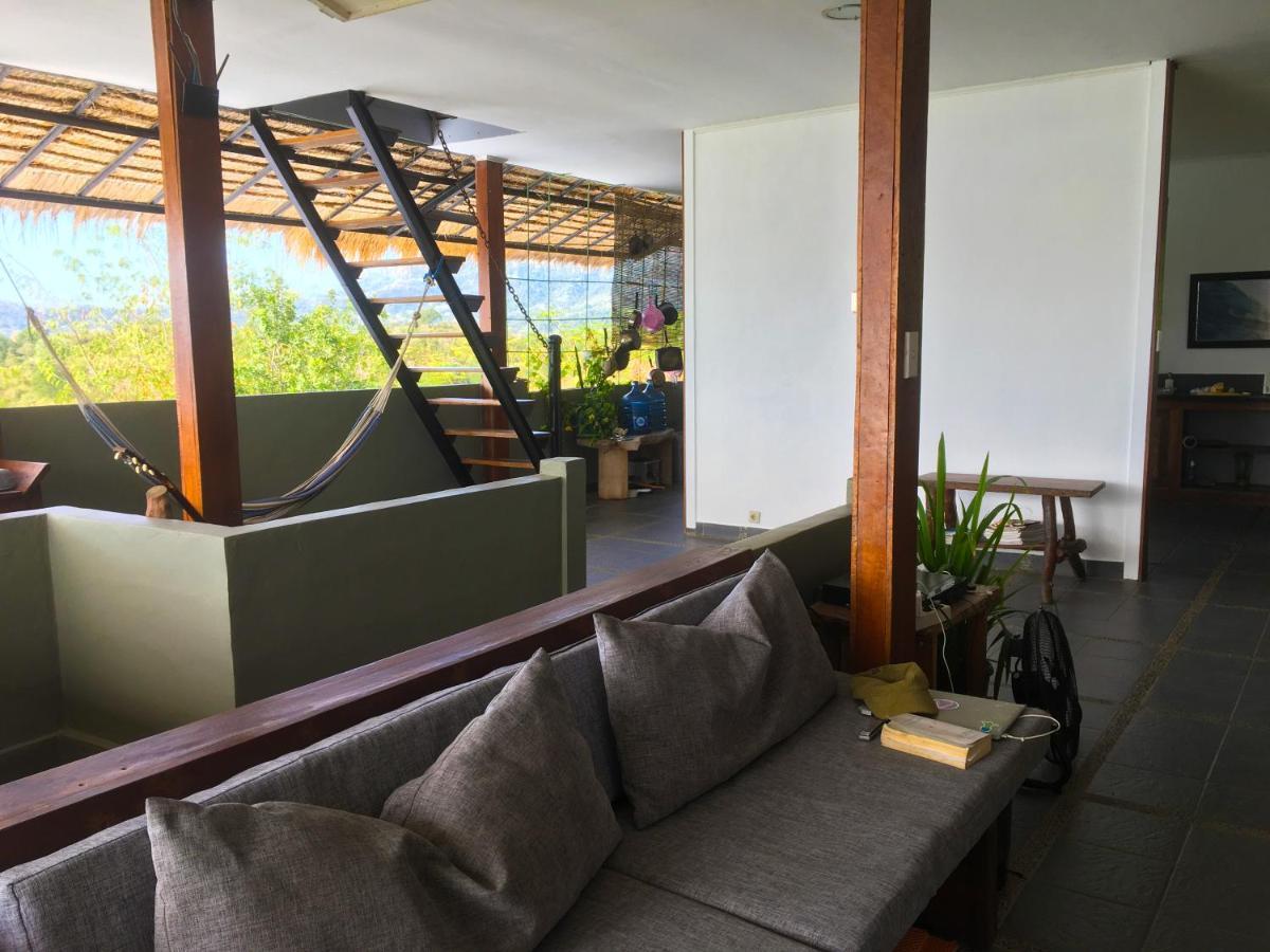 Merdeka House Maluk Exterior foto